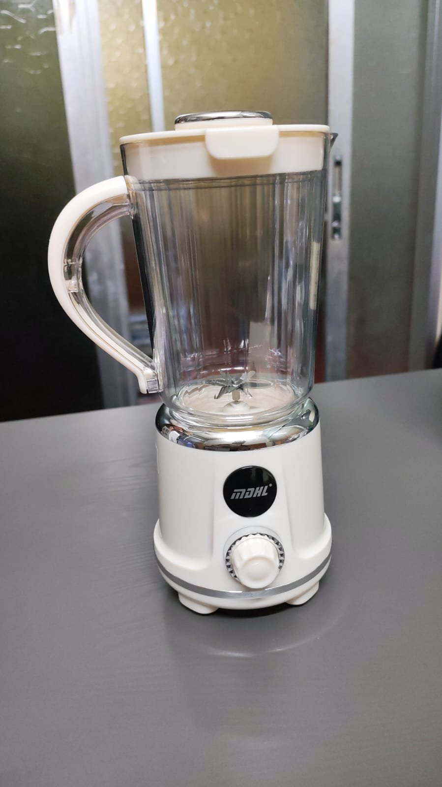 Portable Electric Juicer Blender (White)
